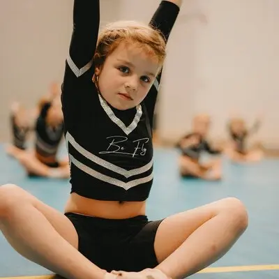 By Fly - Cheerleading - Pomdance - Gymnastique - Sprimont - Directrice - Présentation Pomdance By Fly - Cheerleading - Pomdance - Gymnastique - Sprimont - Directrice - Présentation Pomdance